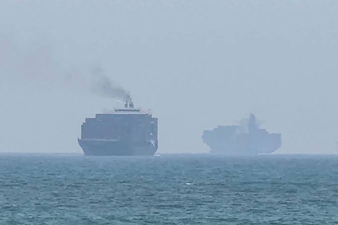 US Launches Fresh Airstrikes on Iran as Strait of Hormuz Tensions Escalate