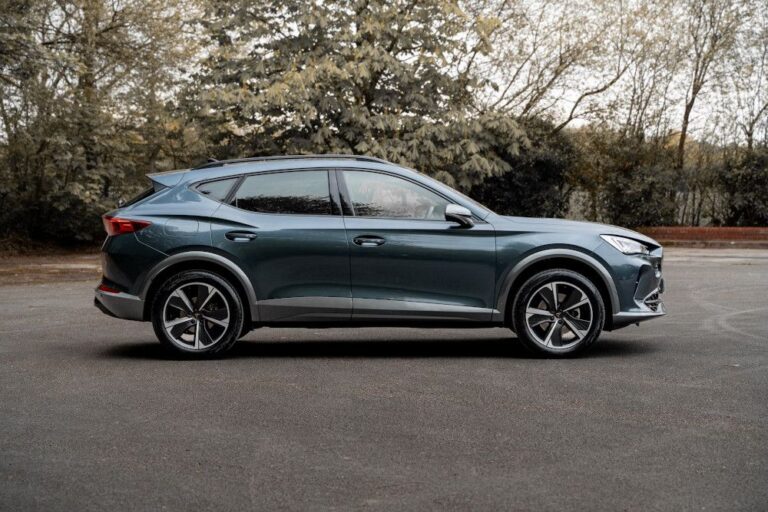 Britain’s SUV Boom Sparks Safety Debate as Oversized Vehicles Reshape Urban Roads