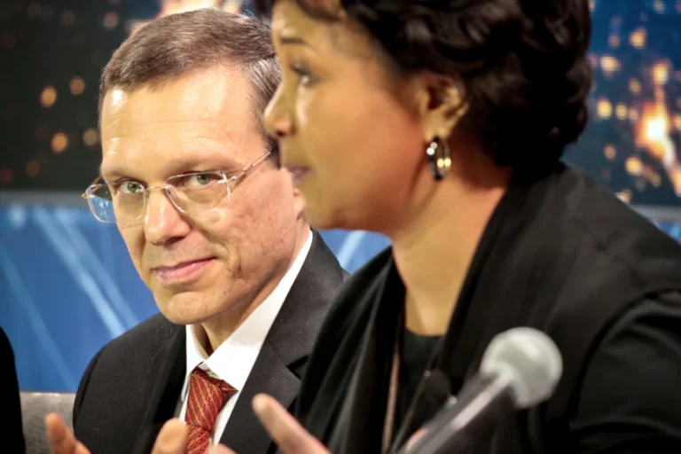 Harvard Astronomer Avi Loeb to Lead New White House UFO Science Advisory Council