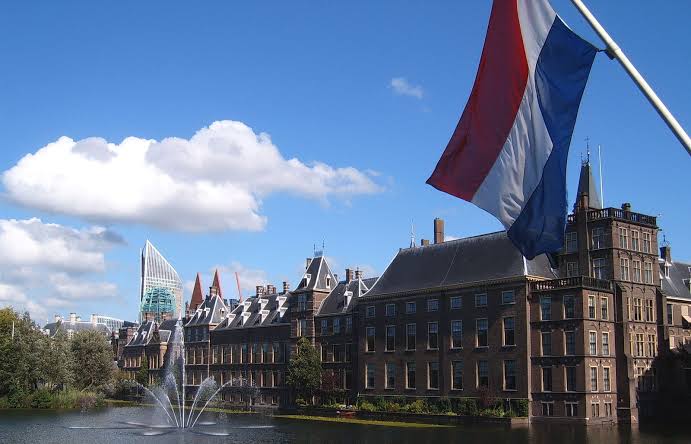 Dutch Insurers Hesitate to Fund Netherlands’ Defence Spending Push