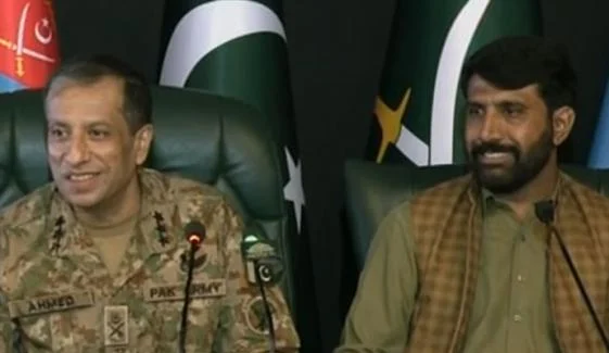DG ISPR Presents SSG Havaldar Muhammad Asif at Press Conference, Rejects Indian Claim He Was Killed in Kashmir